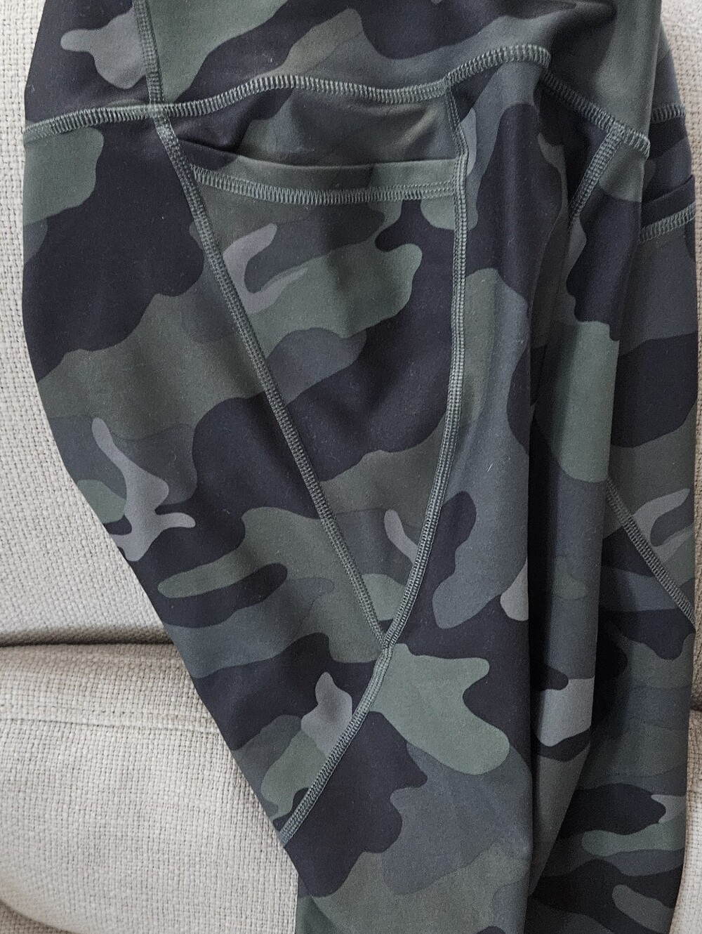 Camo Active Capri Leggings with Pocket